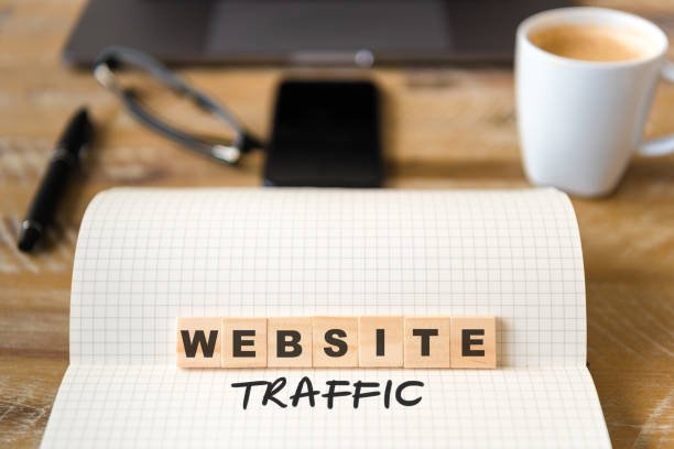 How Busy Moms Can Use Pinterest to Build a Blog That Makes Money From Home